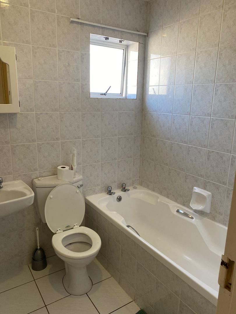 To Let 2 Bedroom Property for Rent in Summerstrand Eastern Cape